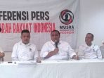 Ketua Dewan Pengarah Musra Indonesia, Andi Gani Nena Wea saat  konferendi pers.
