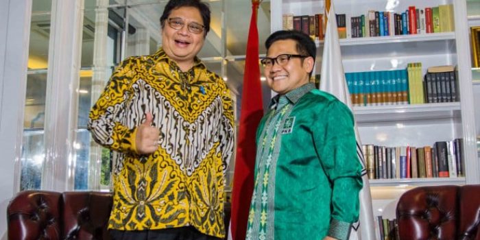 Ketua Umum PKB (Partai Kebangkitan Bangsa) Muhaimin Iskandar (kanan) bersama Ketua Umum Partai Golkar Airlangga Hartarto (kiri)