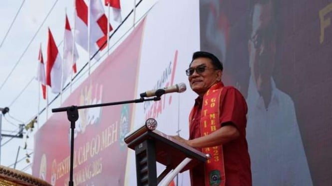 Kepala Staf Kepresidenan Moeldoko menghadiri Festival Cap Go Meh di Kota Singkawang, Kalimantan Barat, Minggu, 5 Februari 2023.