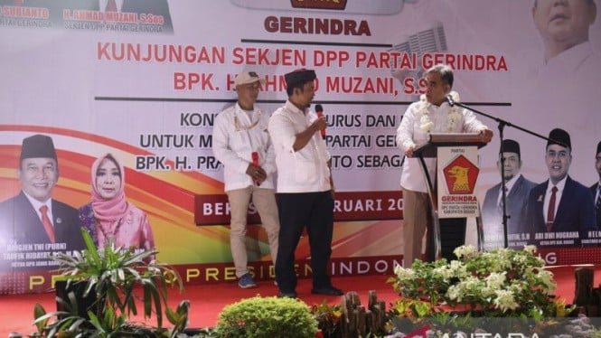Sekretaris Jenderal Partai Gerindra Ahmad Muzani menghadiri rangkaian HUT ke-15 Partai Gerindra sekaligus konsolidasi di Kabupaten Bekasi, Jawa Barat, Sabtu, 4 Februari 2023.