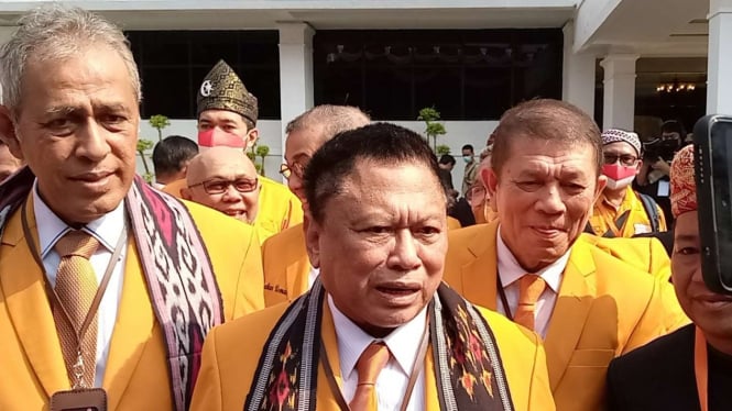 Ketua Umum Partai Hanura, Oesman Sapta Odang (Oso) di KPU.