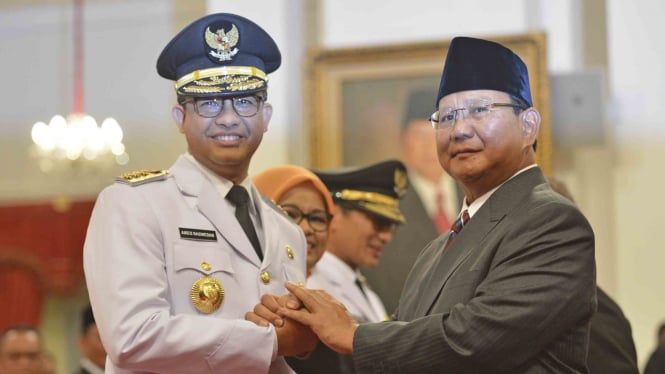 Prabowo Subianto saat menghadiri pelantikan Gubernur DKI Jakarta Anies Baswedan.